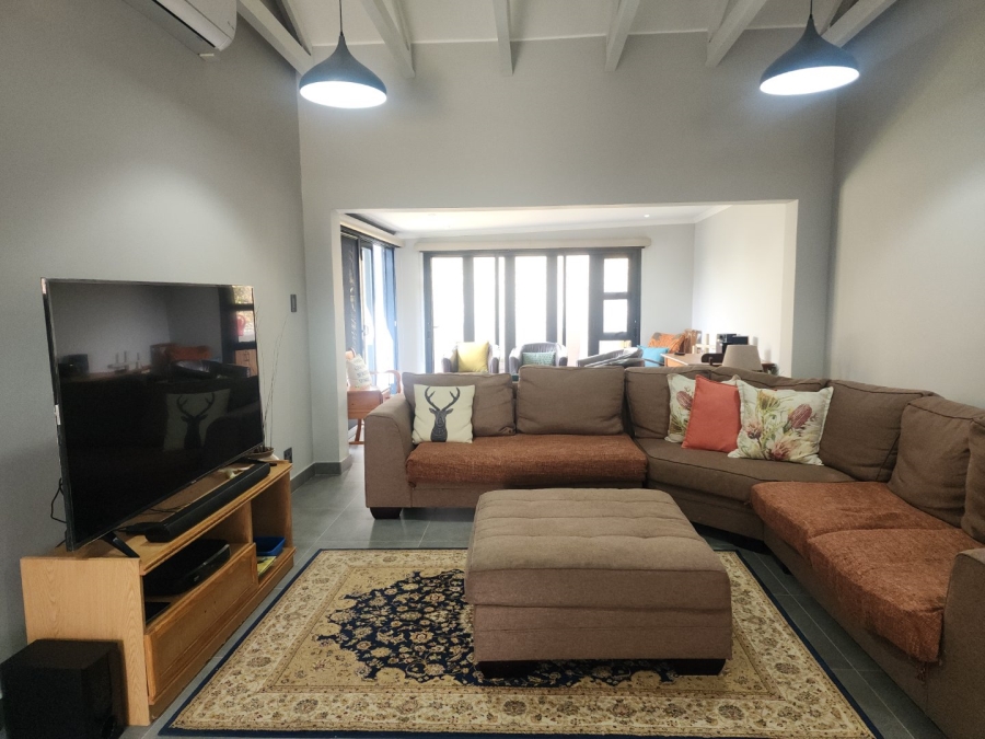 To Let 2 Bedroom Property for Rent in Ifafi North West